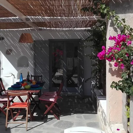 Holiday home Cycladic House+Garden In Historic Heart Parikia *