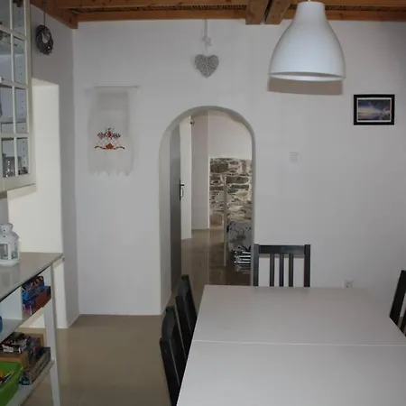 Cycladic House+Garden In Historic Heart Parikia Holiday home