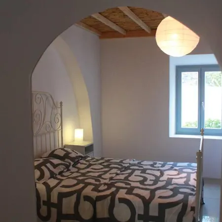 Cycladic House+Garden In Historic Heart Parikia *